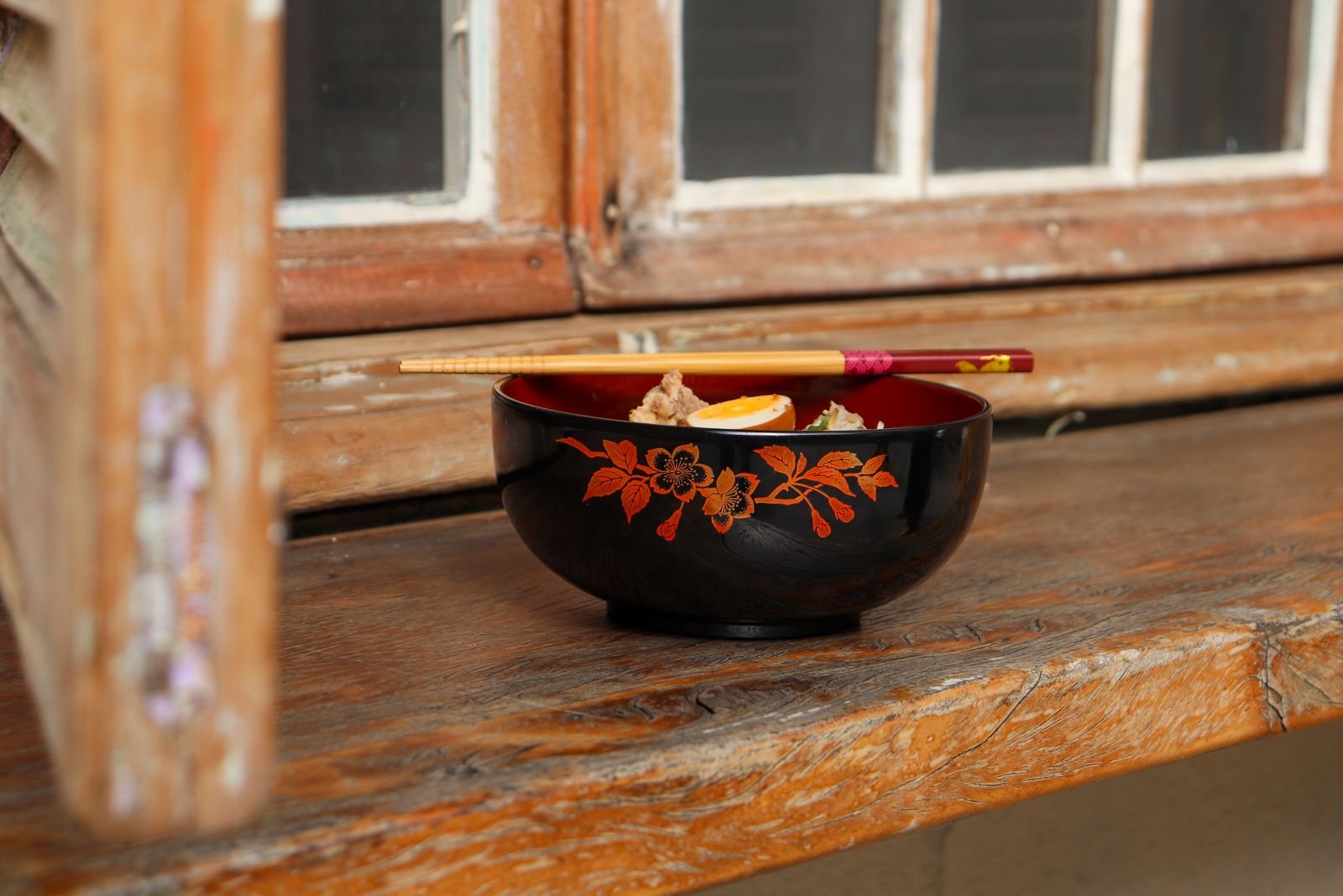 Hosomen lifted and shaken dry before it goes into the bowl